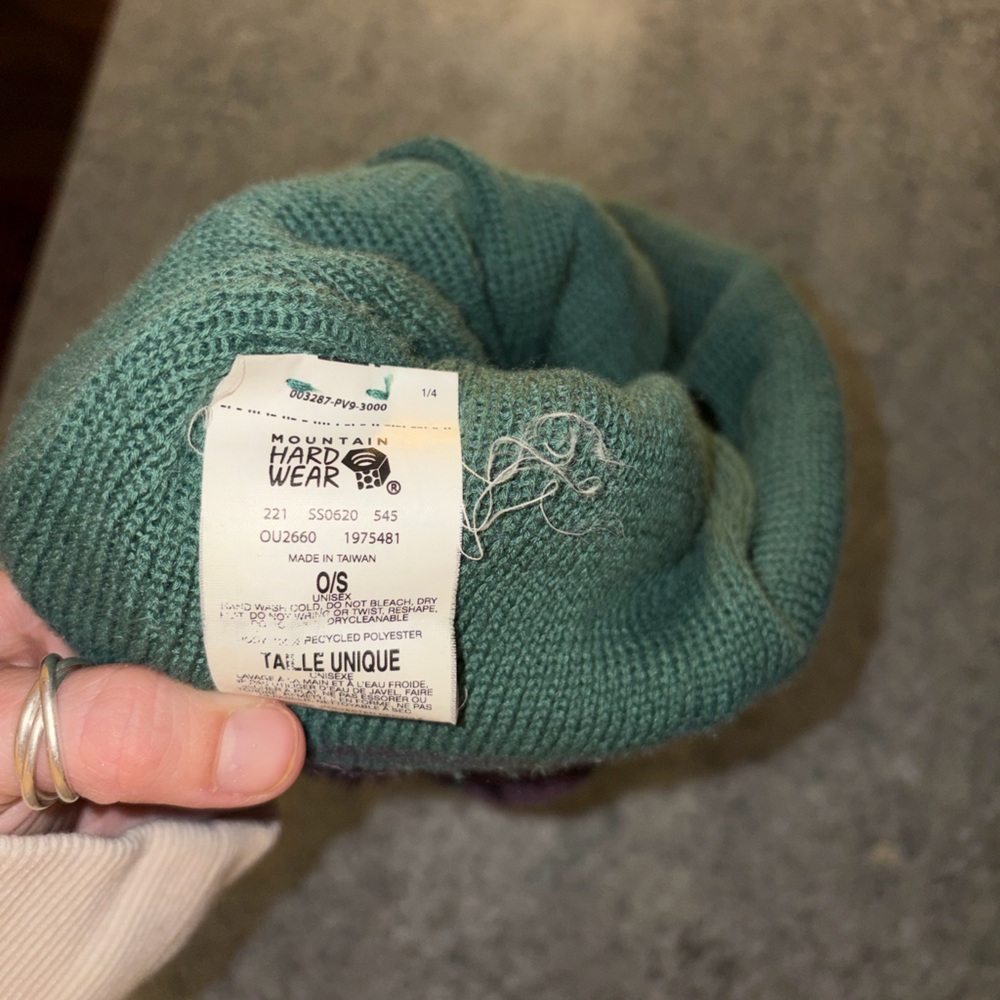 Mountain Hardware Beanie - Picture 3 of 4